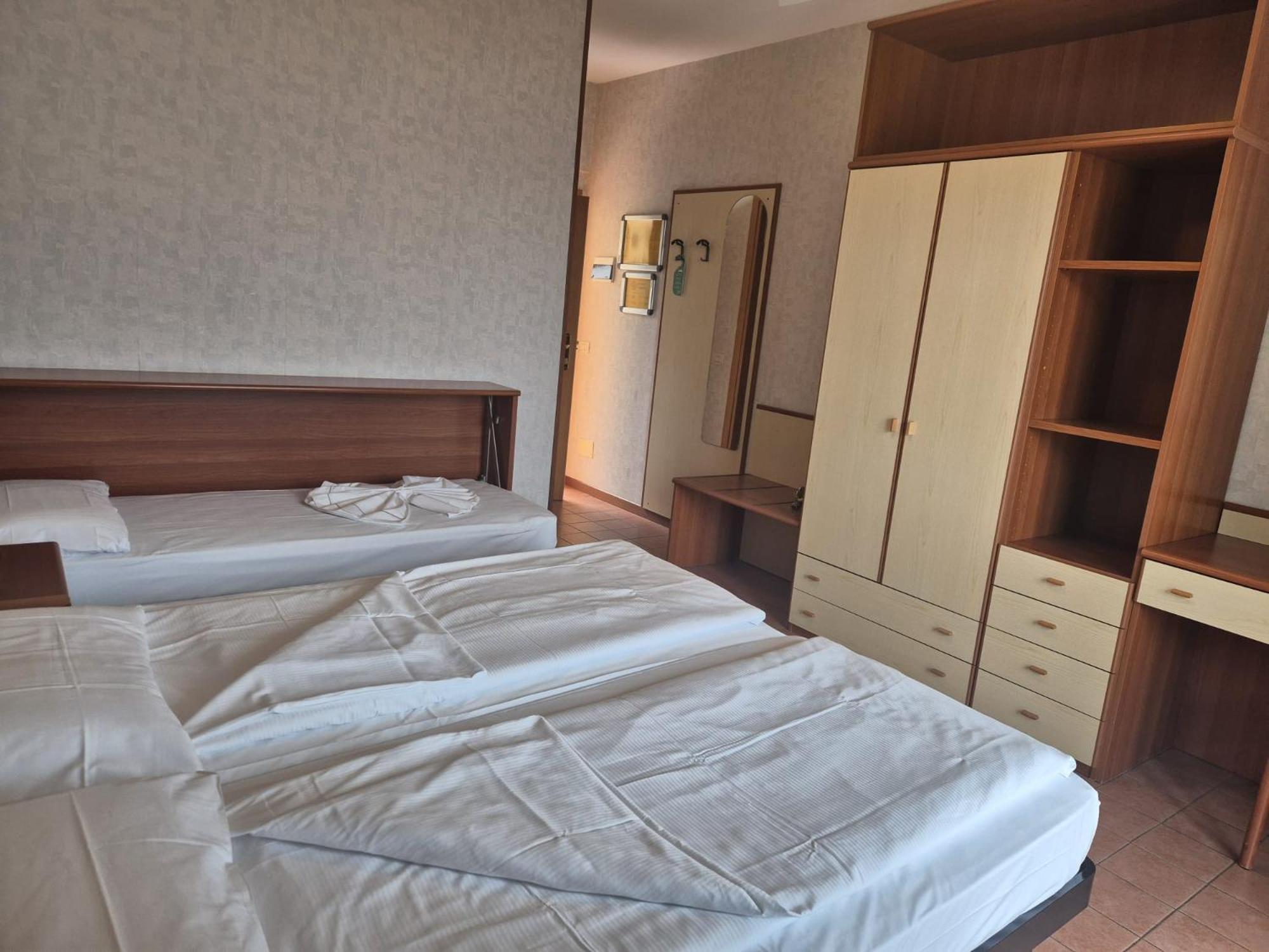 Hotel Florida Лимоне сул Гарда Екстериор снимка